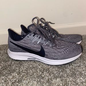 Nike Zoom Sneakers Men’s 7.5 and Woman’s 9